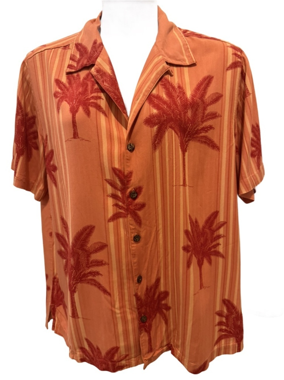 Men's La Cabana Hawaiian-style camp shirt. Large